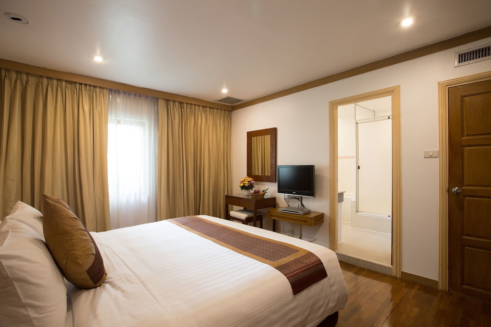 The Tarntawan Hotel Surawong Bangkok 10/60