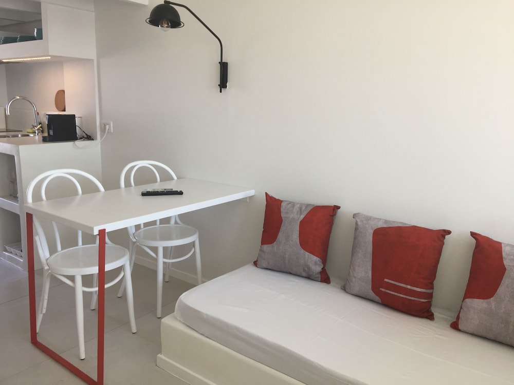 Sol Mate Suites 13/27