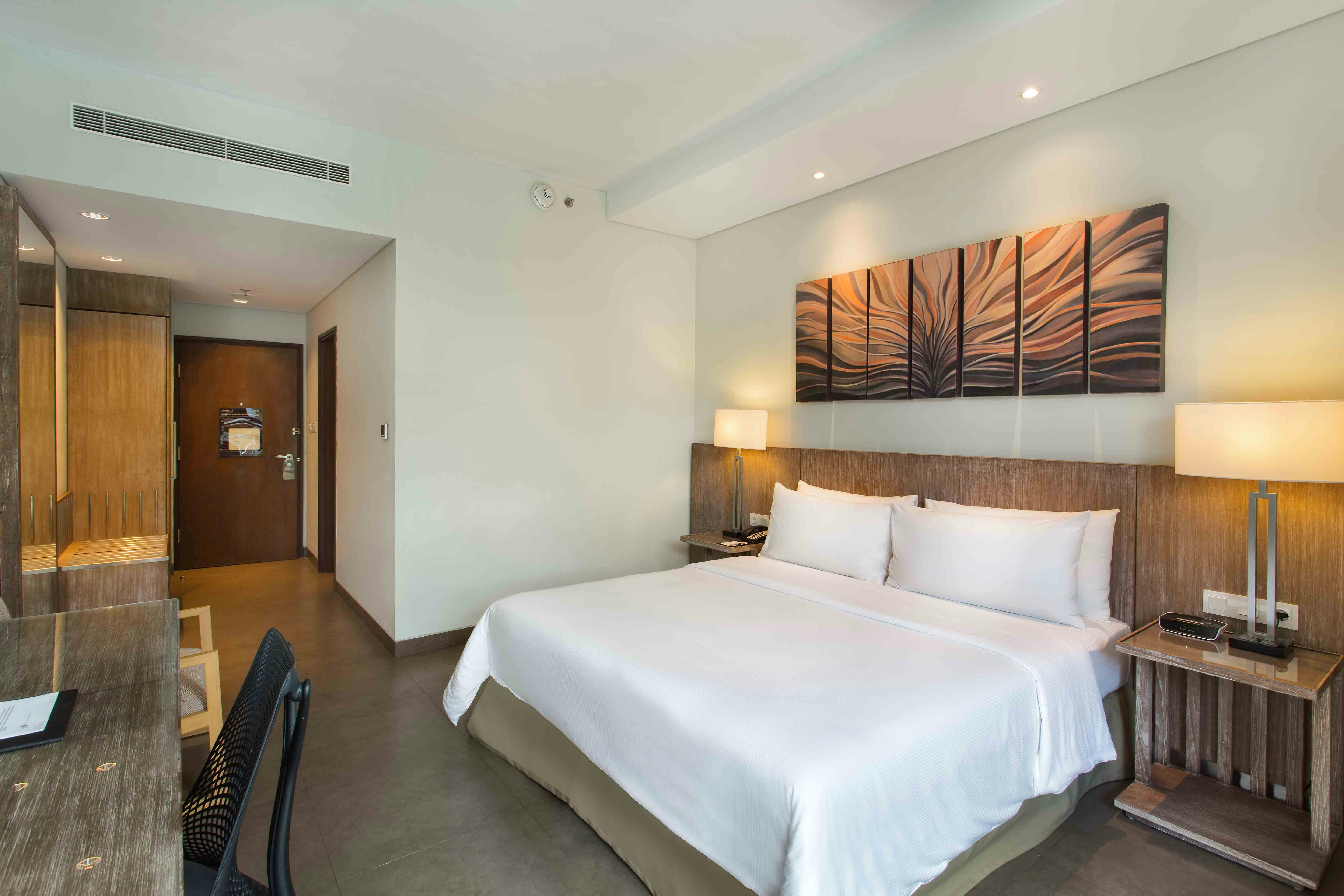 ROOM, KING BED, ACCESSIBLE