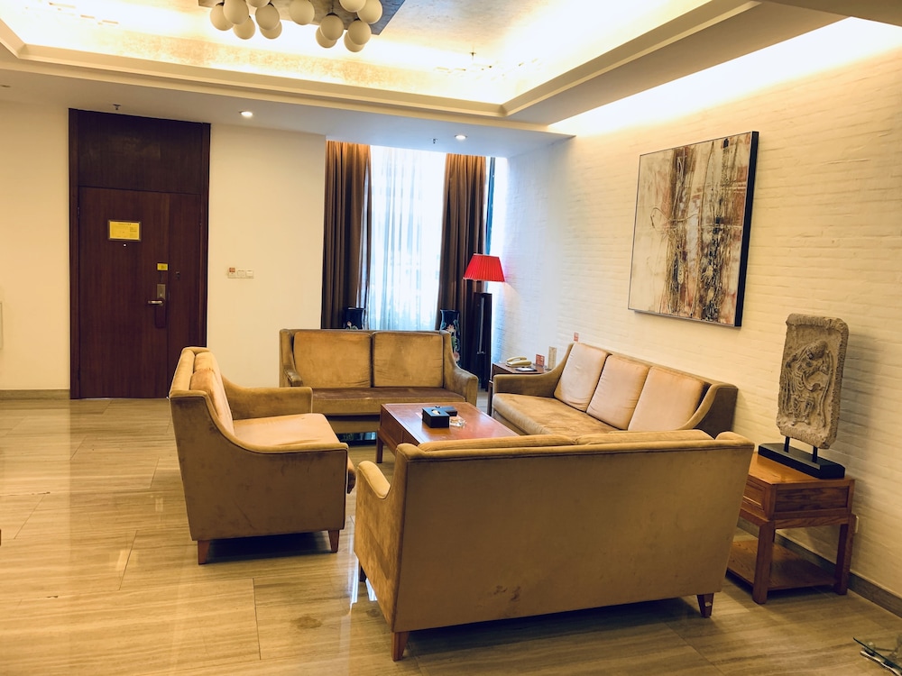 Guangzhou Baiming Fangyuan Apartment 32/47