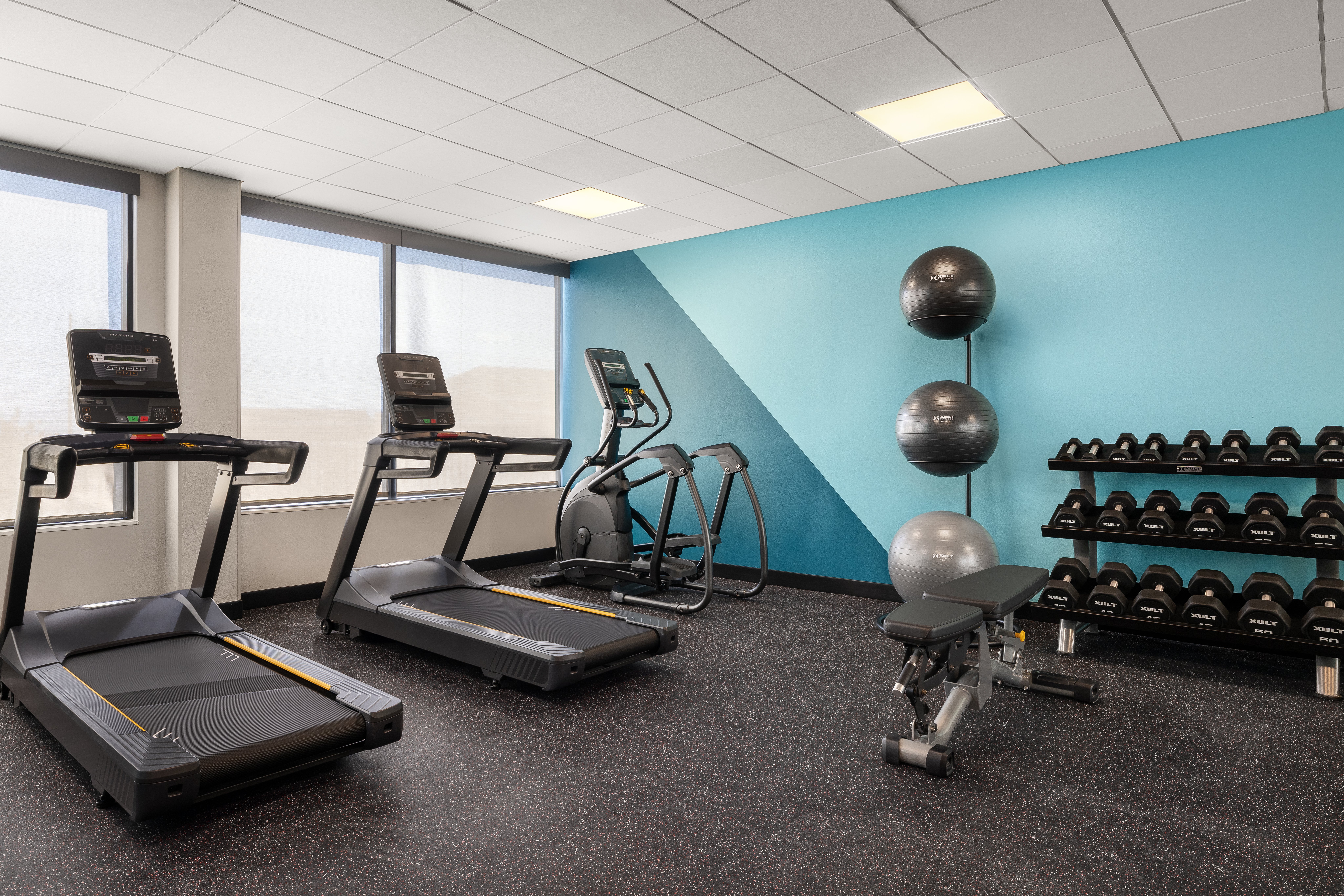 avid hotel El Paso East by IHG 8/33