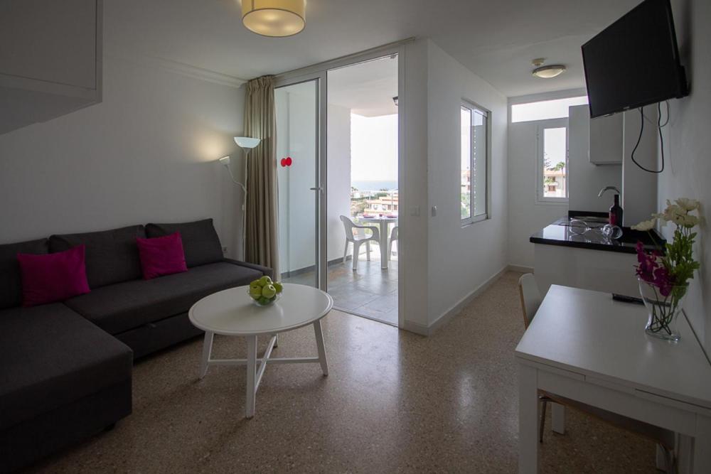 Apartamentos LIVVO Tarahal 69/88