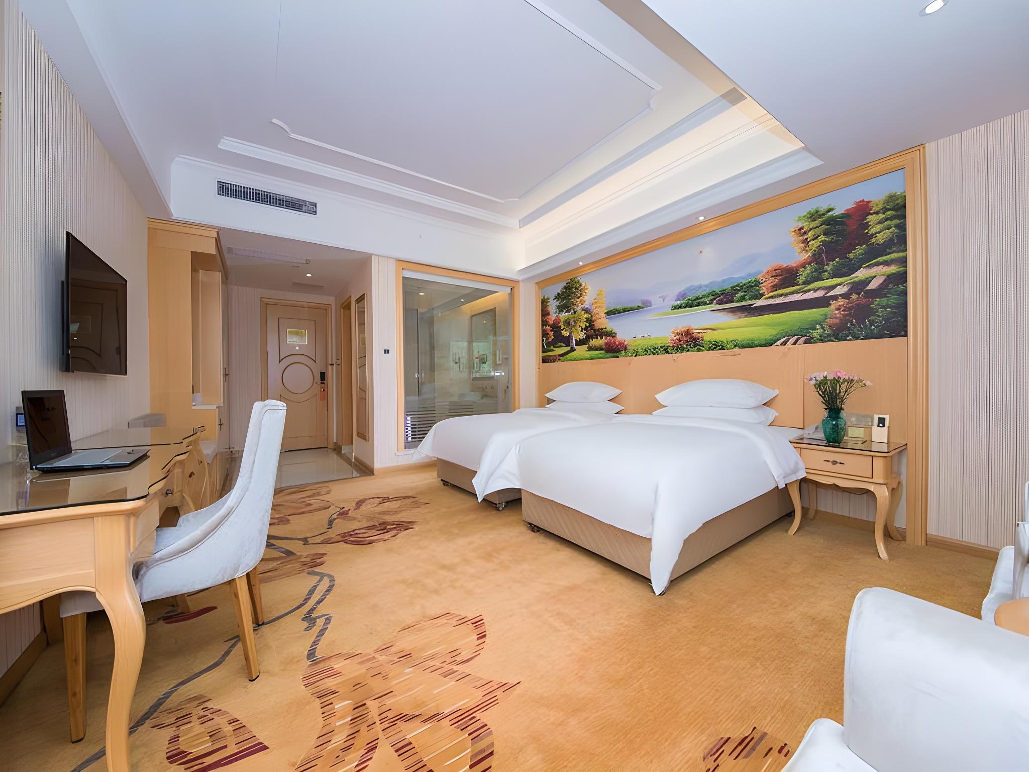 Vienna International Hotel (Huanggang Dongmen Road) 14/37