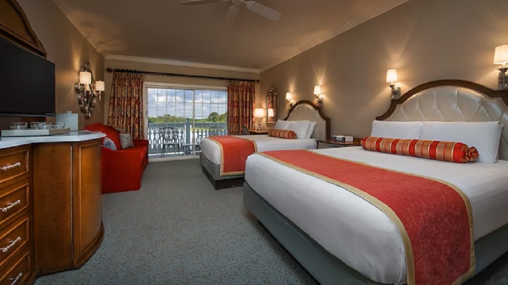 Room, Theme Park View, Club Floor