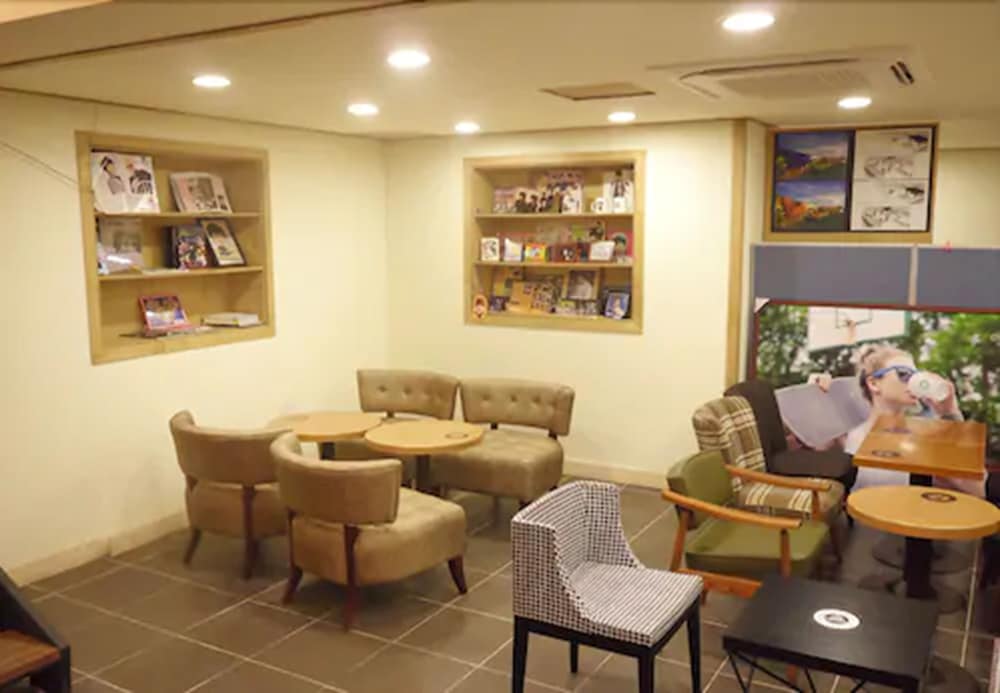 Myeongdong Mom House 34/46