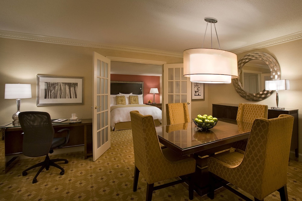 Toronto Airport Marriott 55/57