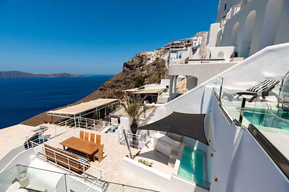 Day Dream Luxury Suites 78/81
