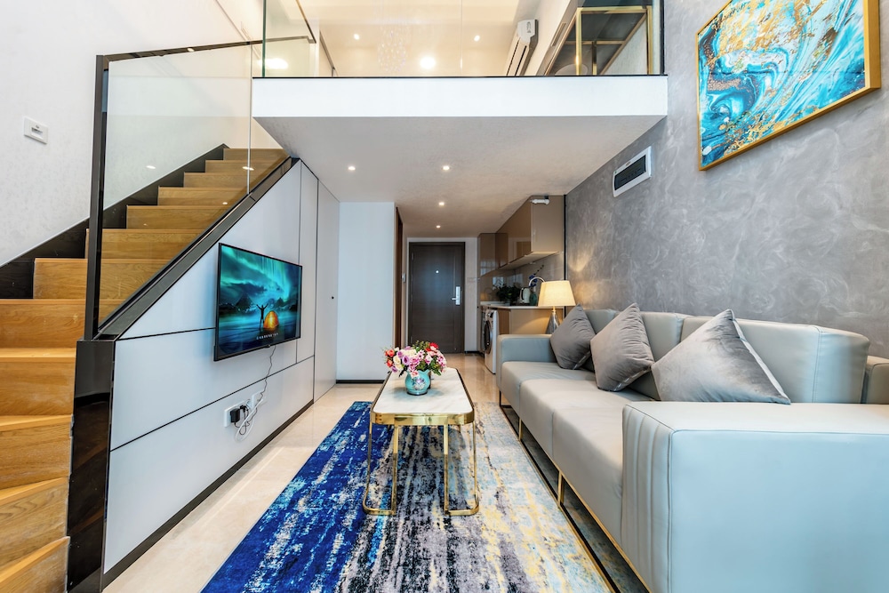 Huaqiang North Executive Apartment 15/20