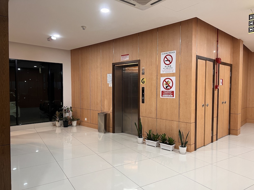 D Arc Hotel 17/50
