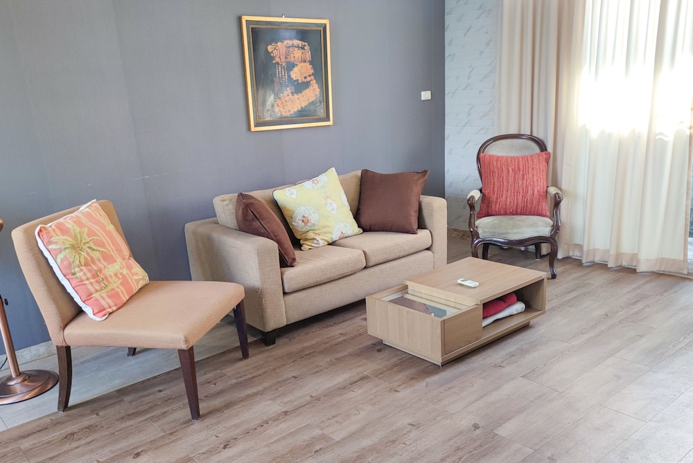 Tamnak Resort 30/50