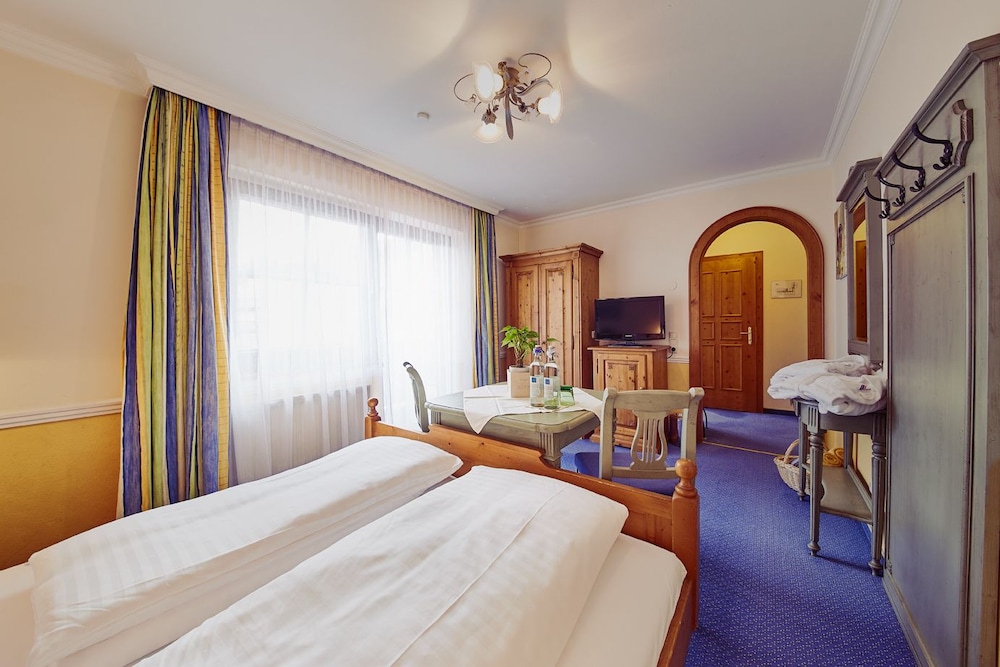 Hotel Gluecksschmiede 7/76