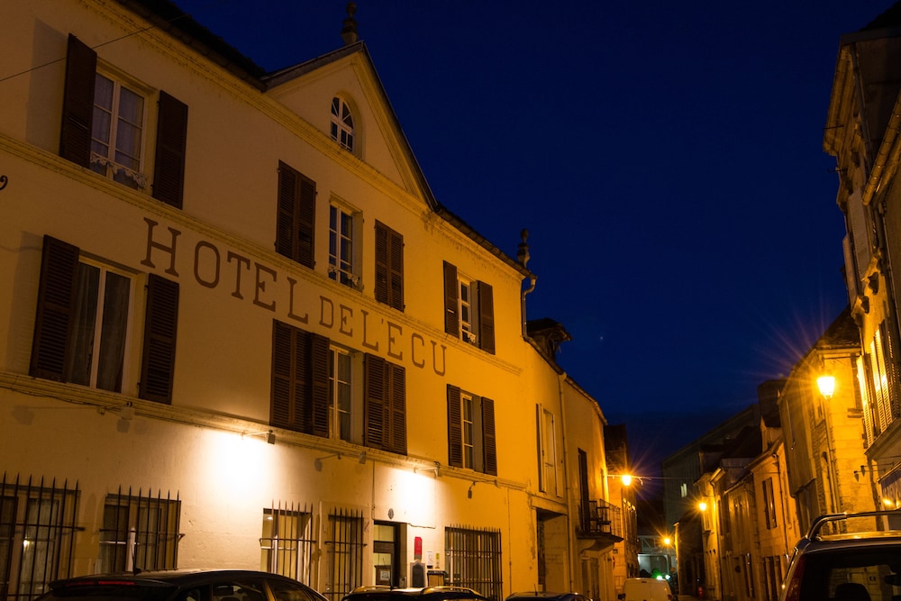LOGIS HOTEL DE L ECU 2/23