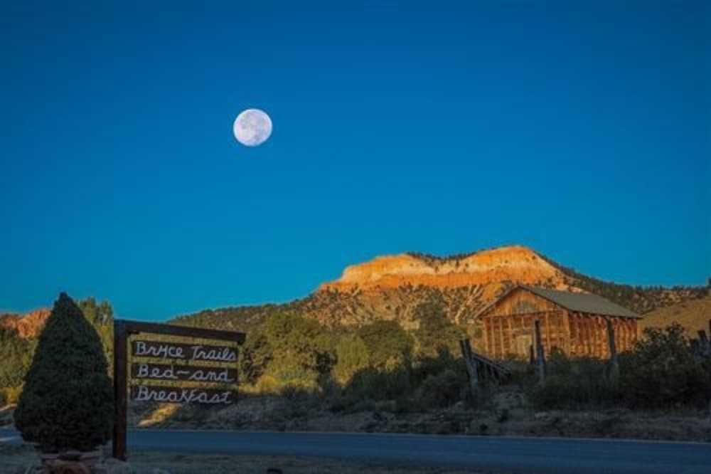 Bryce Trails Bed and Breakfast، سيدار سيتي 37/50