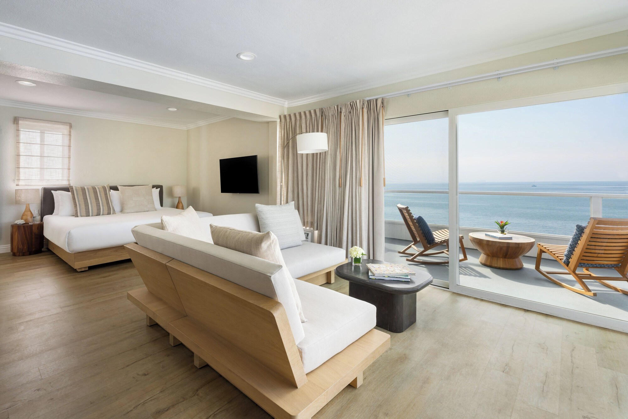 Premier, King Bed, Ocean Front, Balcony