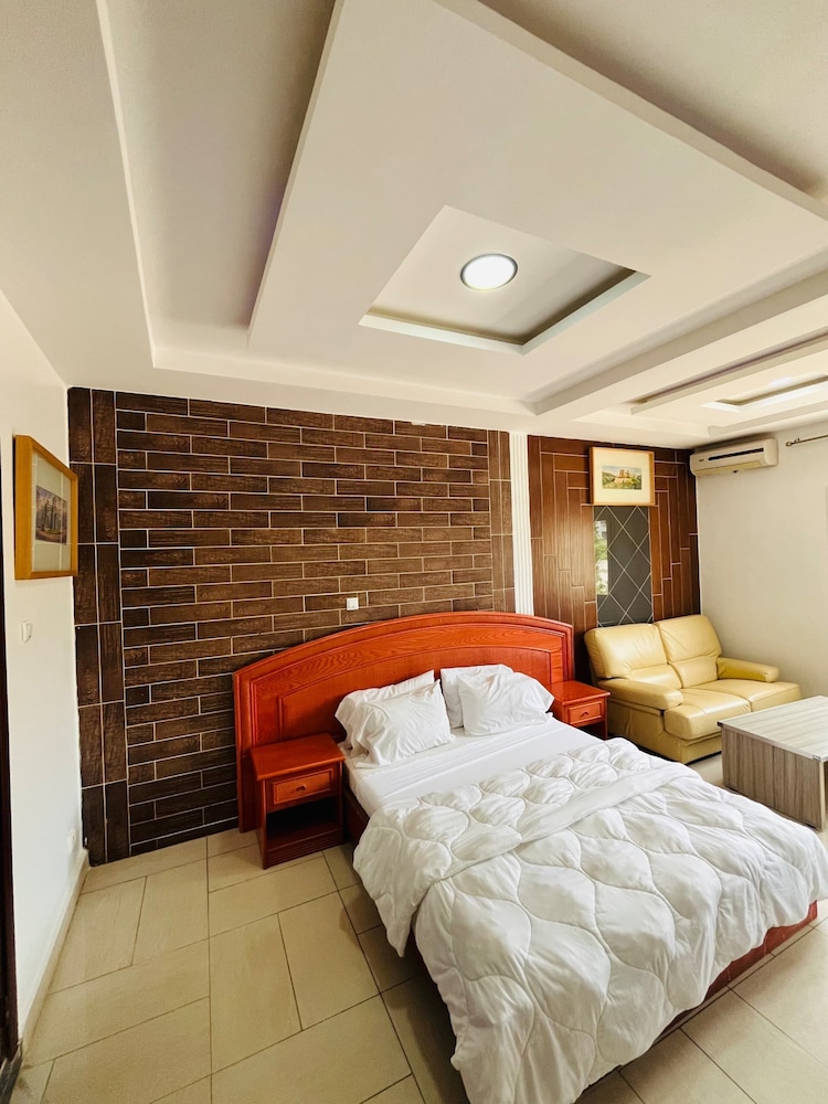 Hotel Les Mamelles 46/49