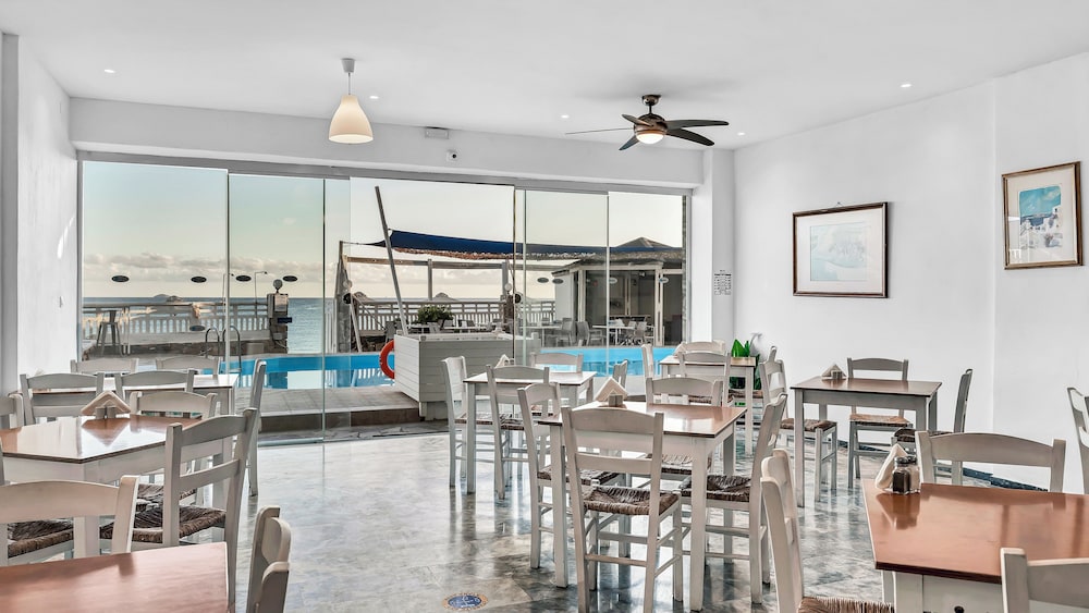 Sunset Beach Hotel 30/50