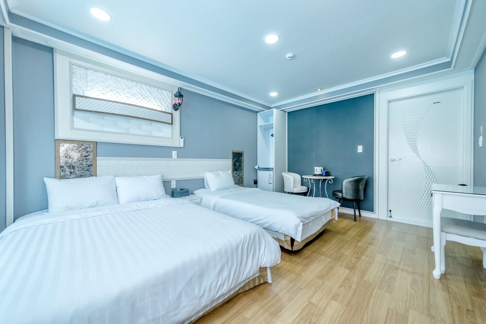 SUPERIOR, TWIN BEDS