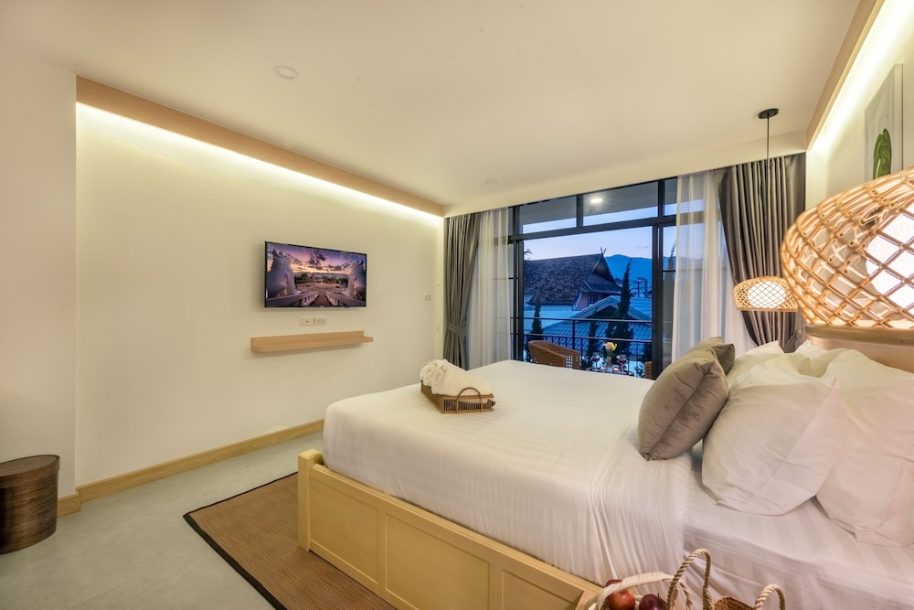 DELUXE