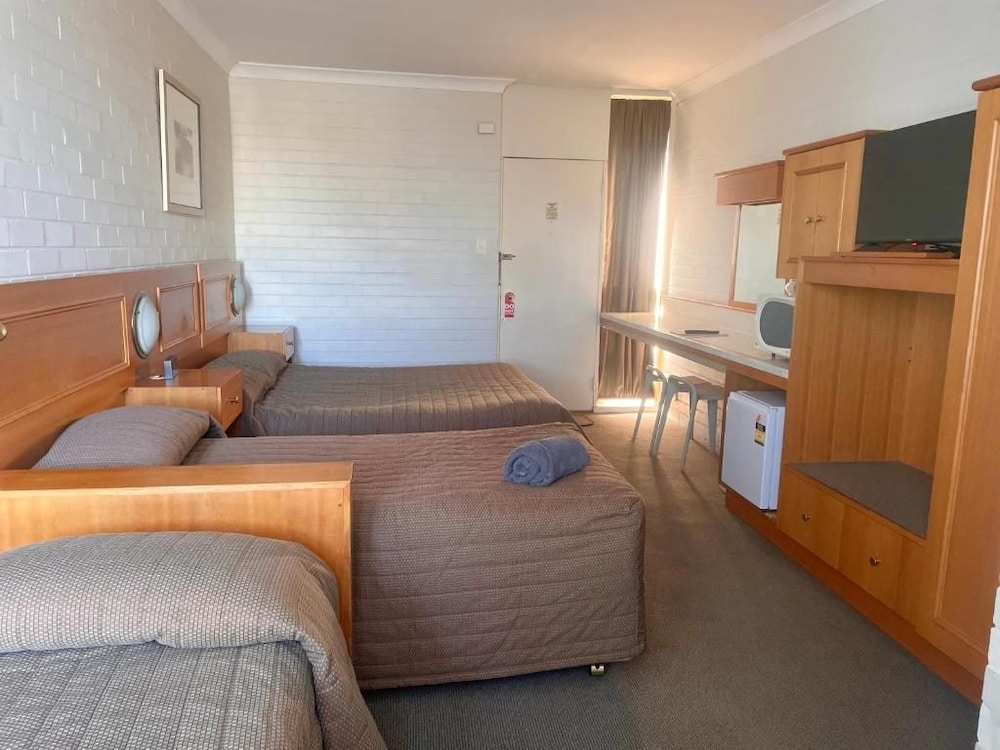 Goulburn Motor Inn 47/59