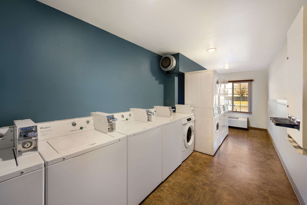 WoodSpring Suites Columbus Southeast 13/24