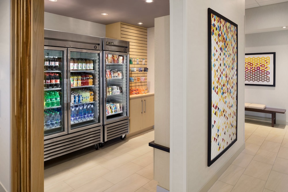 Holiday Inn Express And Suites Duluth North Miller Hill 33/59