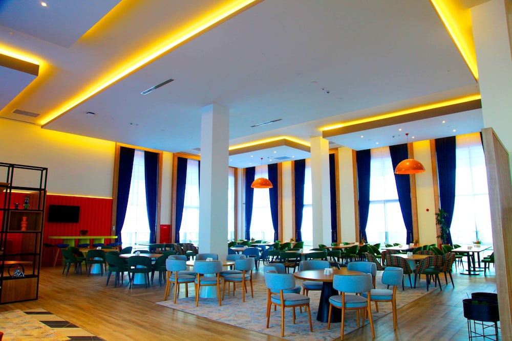 Ramada Encore by Wyndham Zomin 34/41