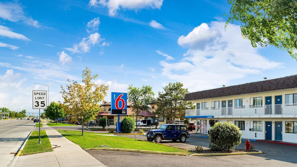 Motel6 Kalispell, MT 52/67