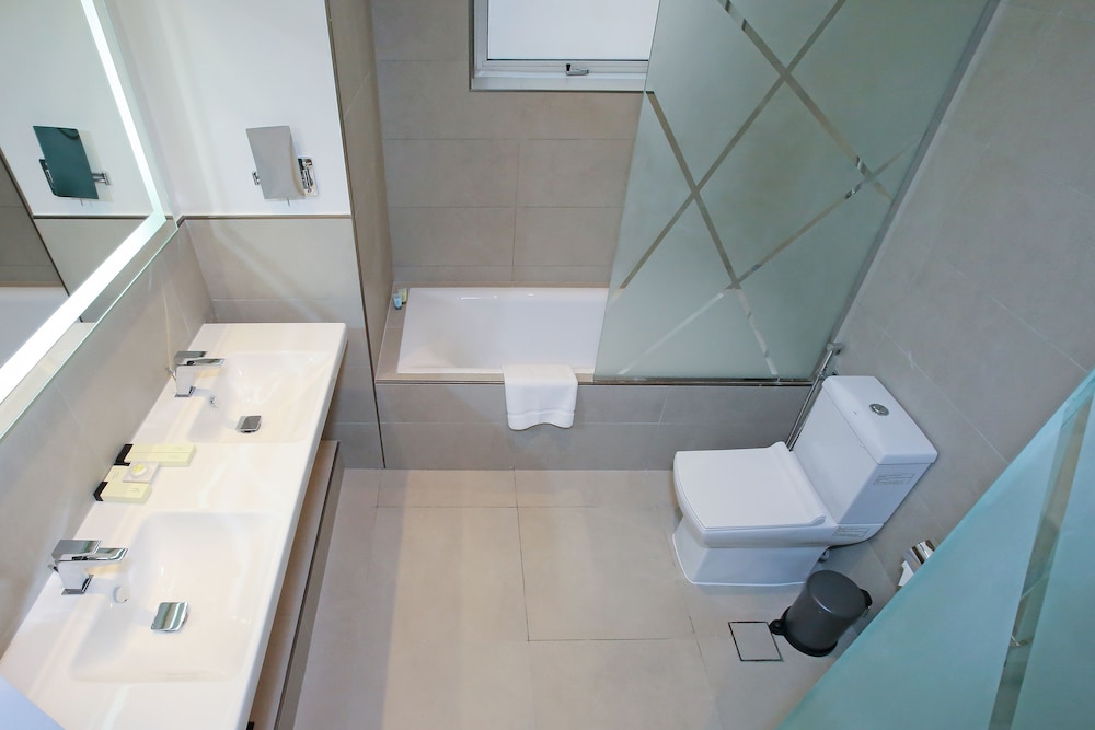 Sitara Hotel Apartment L.L.C 49/51
