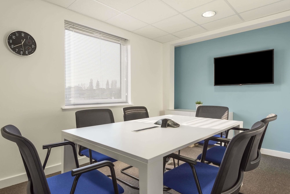 Days Inn by Wyndham Watford Gap 18/22