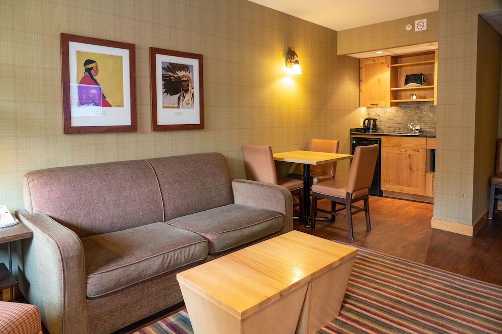 Fox Hotel & Suites 45/63