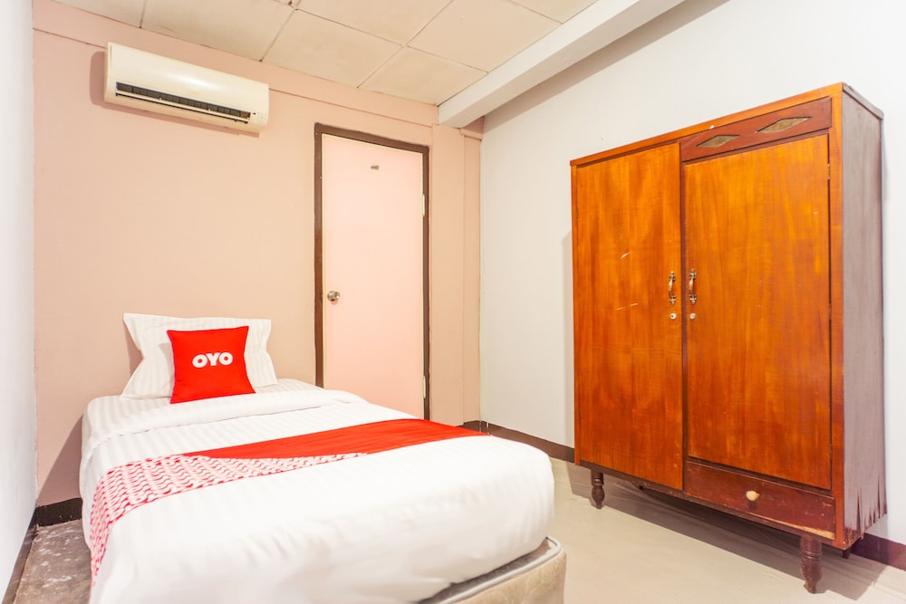 OYO 2180 Vina Vira Hotel 11/31