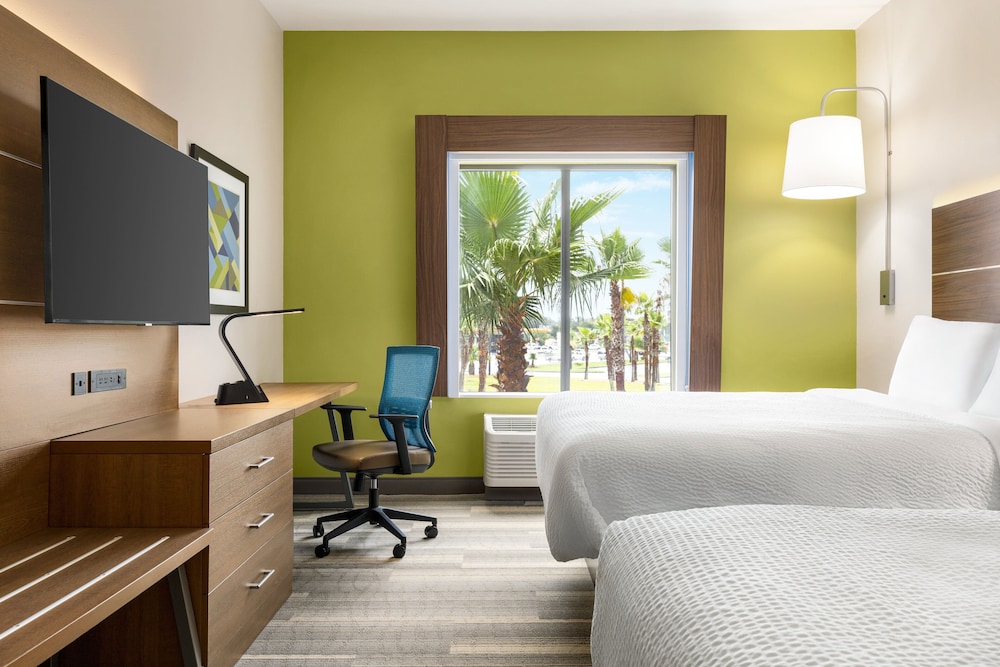 Holiday Inn Express Hotel Suites Waycross 16/56