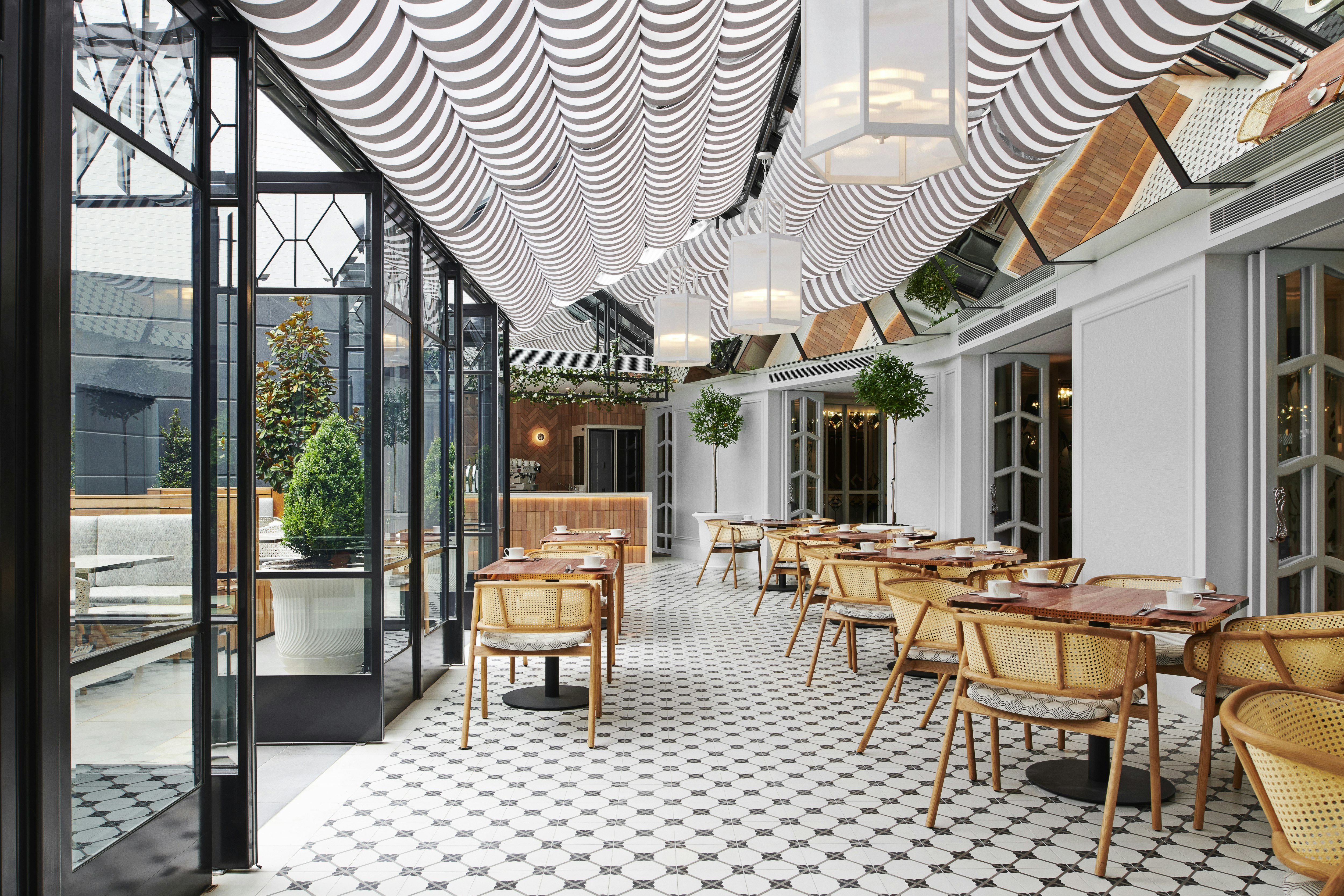 Royce Hotel 40/60