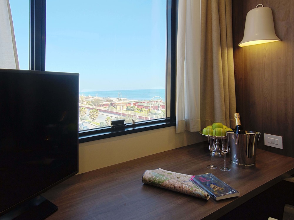 Fly Deco Hotel 38/66