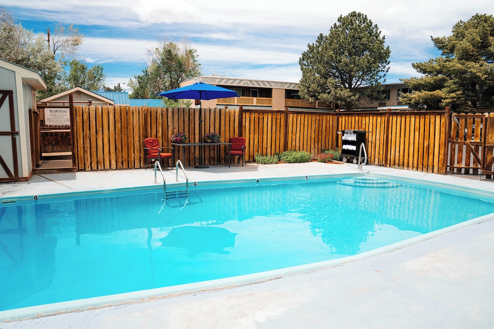 Salida Inn & Monarch Suites 61/78