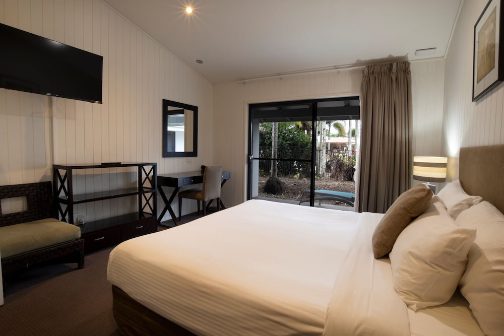 Mission Beach Resort 14/75