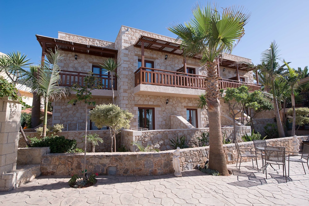 Cactus Beach Hotel in HERSONISSOS