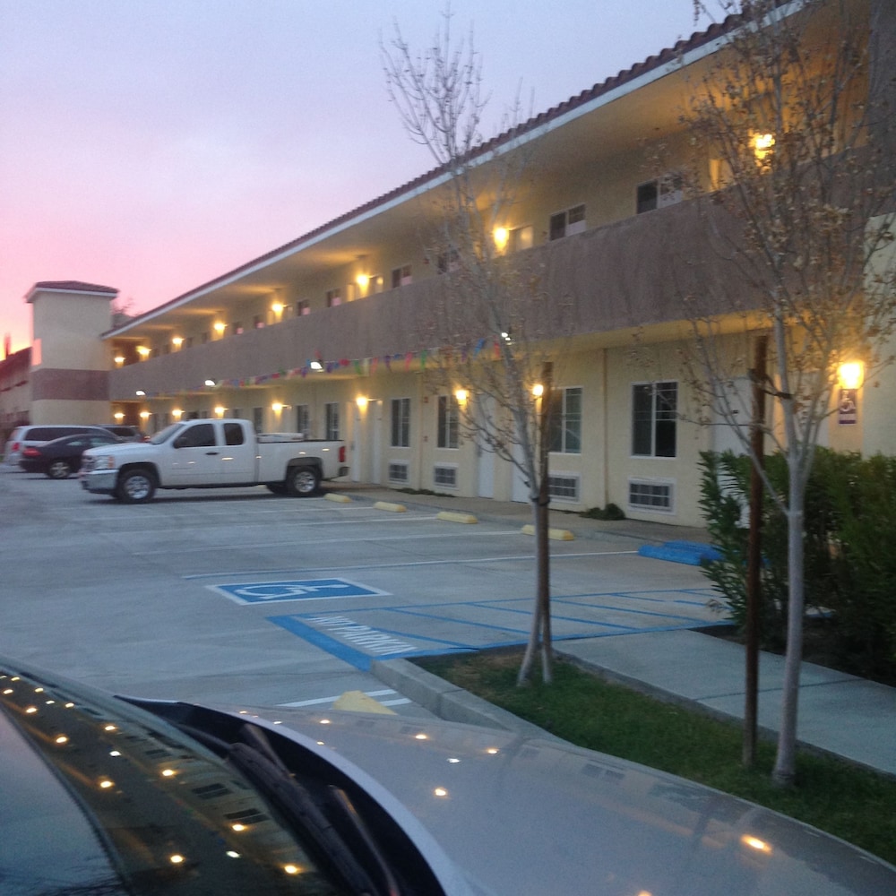 America Inn Suites 3/45