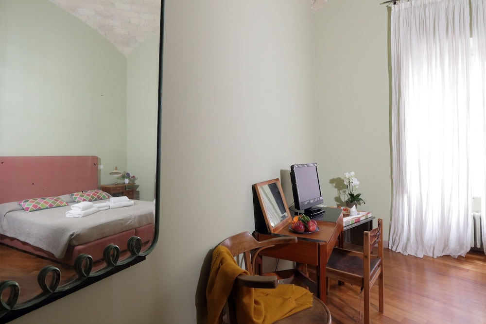 Mecenate Rooms 13/37