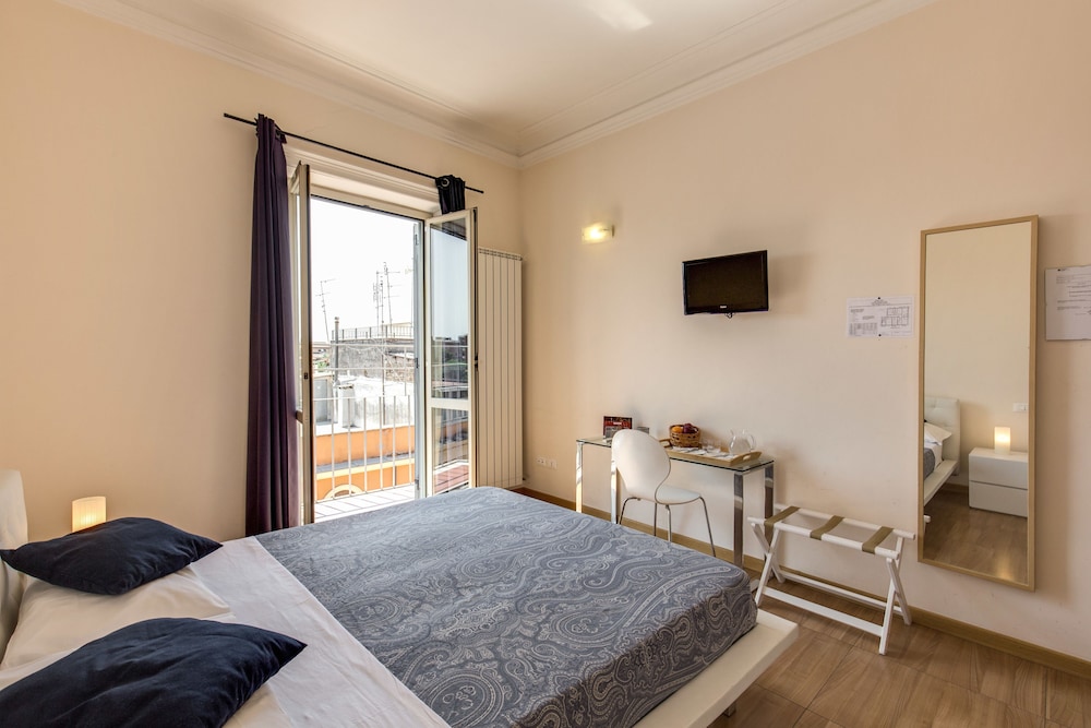 BON TON SUITE 19/49