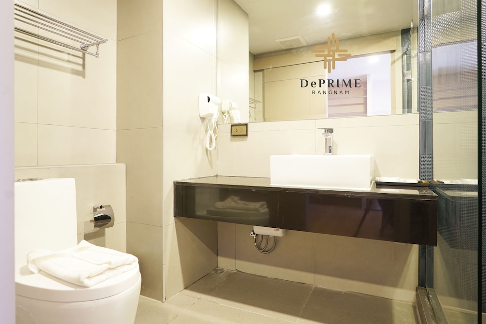 De Prime Rangnam Hotel 36/37