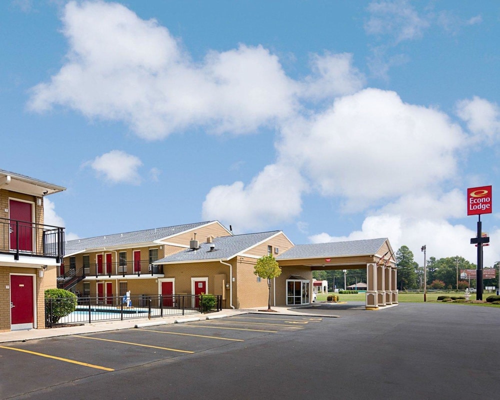 Econo Lodge Pine Bluff AR 1/35