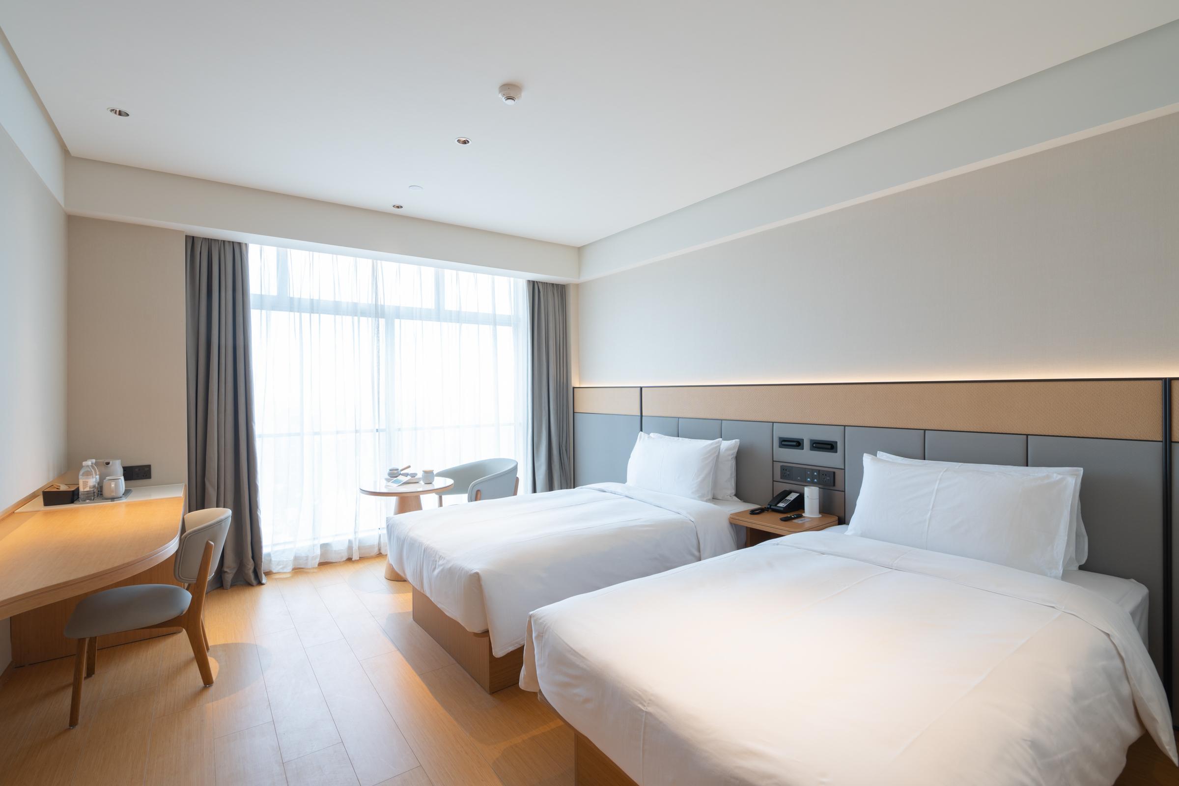 TWIN ROOM H