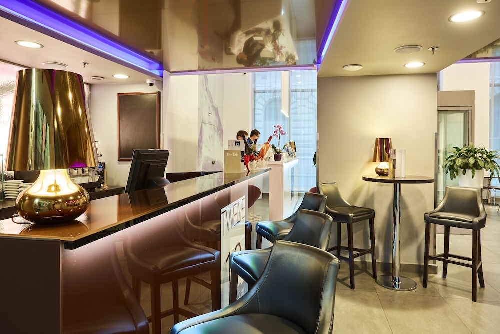 12 Revay Hotel 39/62