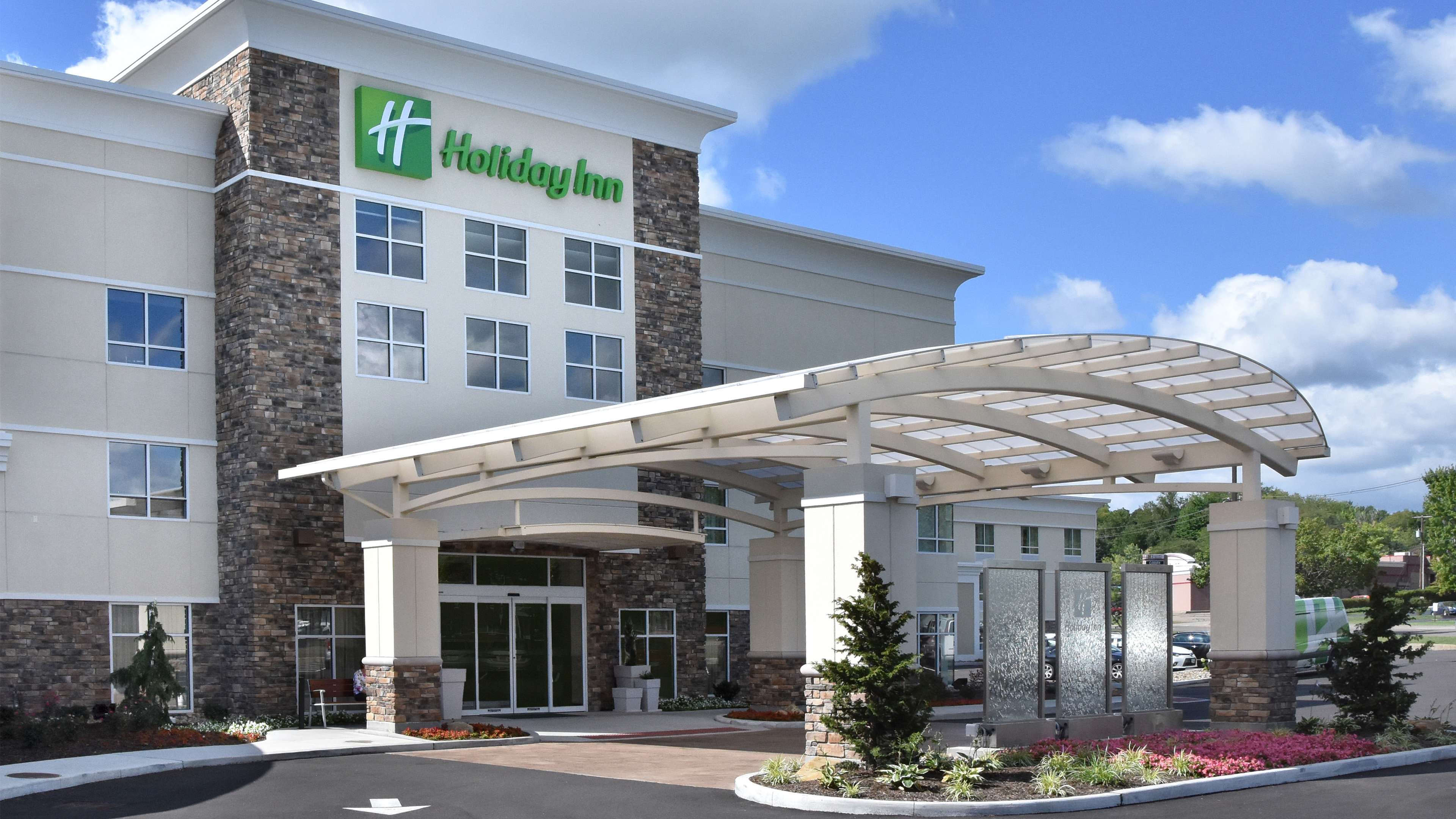 Holiday Inn Canton (Belden Village) 65/72