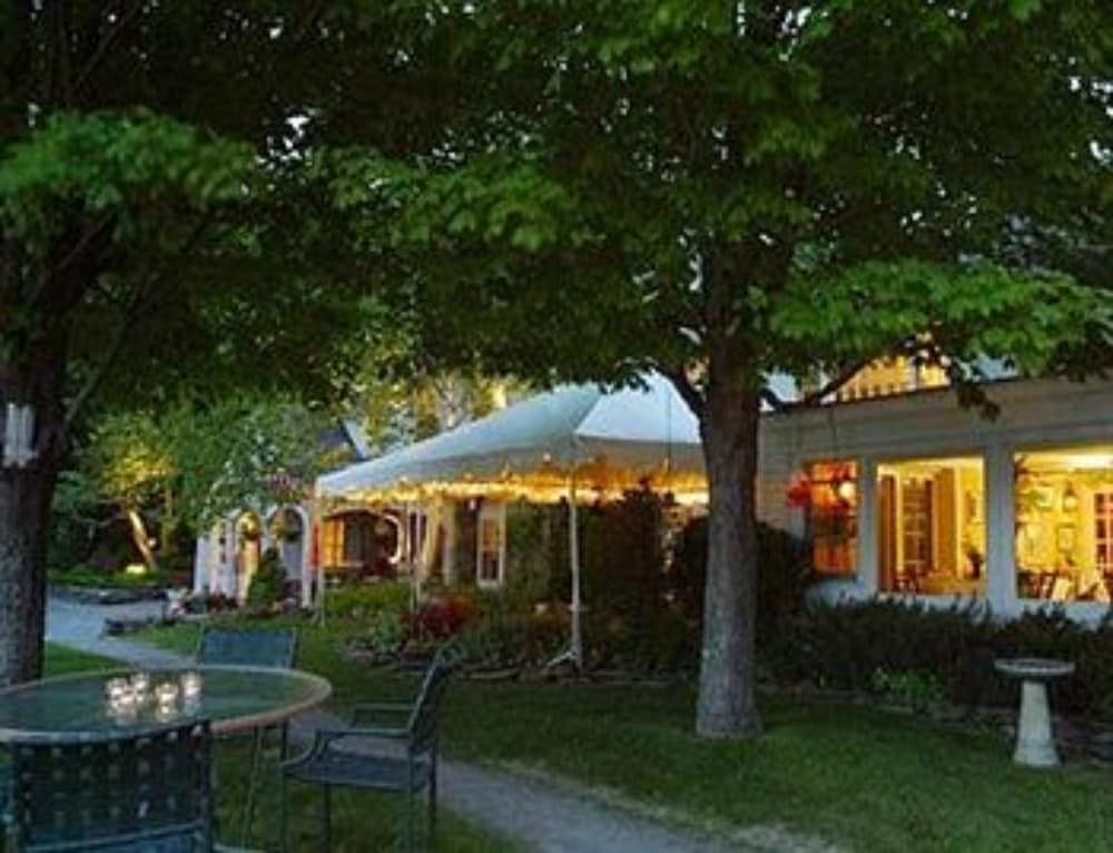 Deerhill Inn 6/77