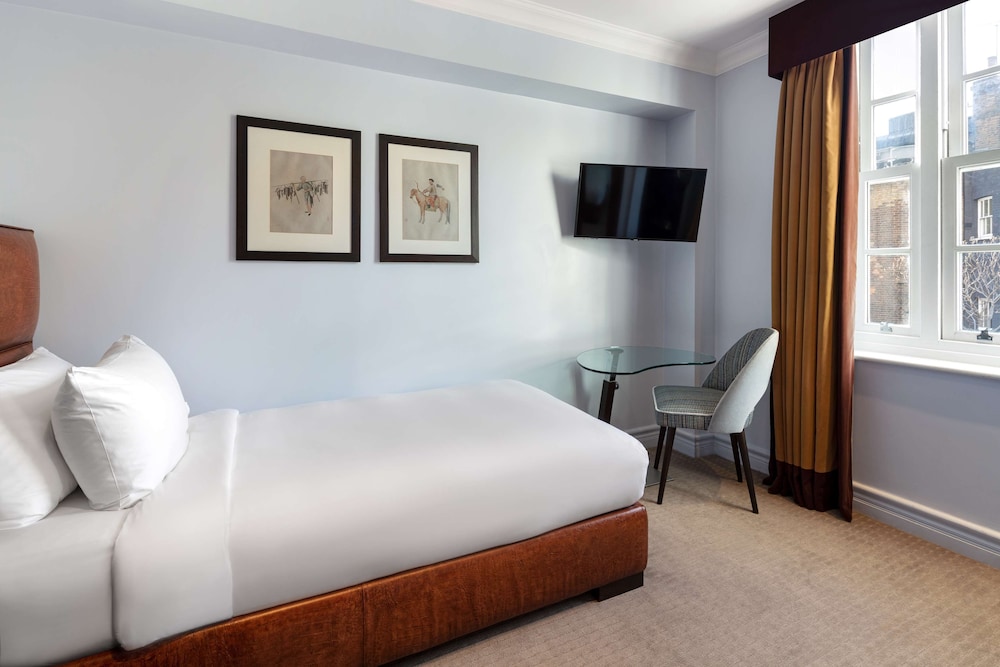 Radisson Blu Hotel London Bond Street 12/71