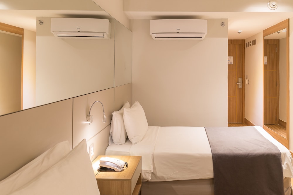 DELUXE, TWIN BEDS