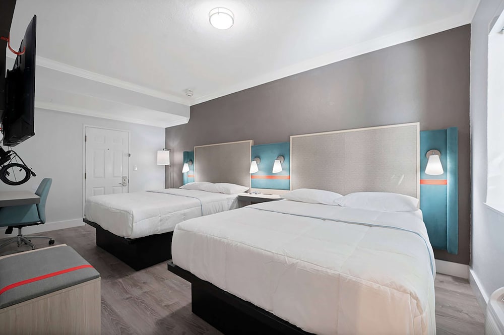 Garden Hotel Miami Airport, Trademark Collection by Wyndham 12/47