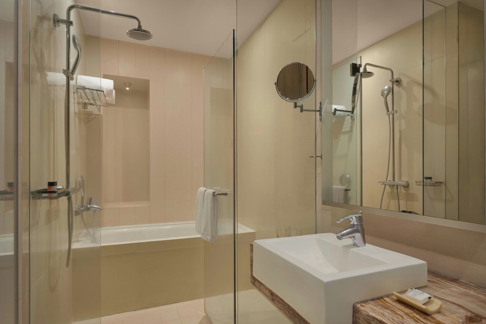 جناح كلاسيكي بسرير كينج بإطلالة، Meluha the Fern An Ecotel Hotel 2/2